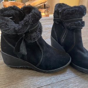 St. John’s bay winter boots suede size 7.5 black wedge heel